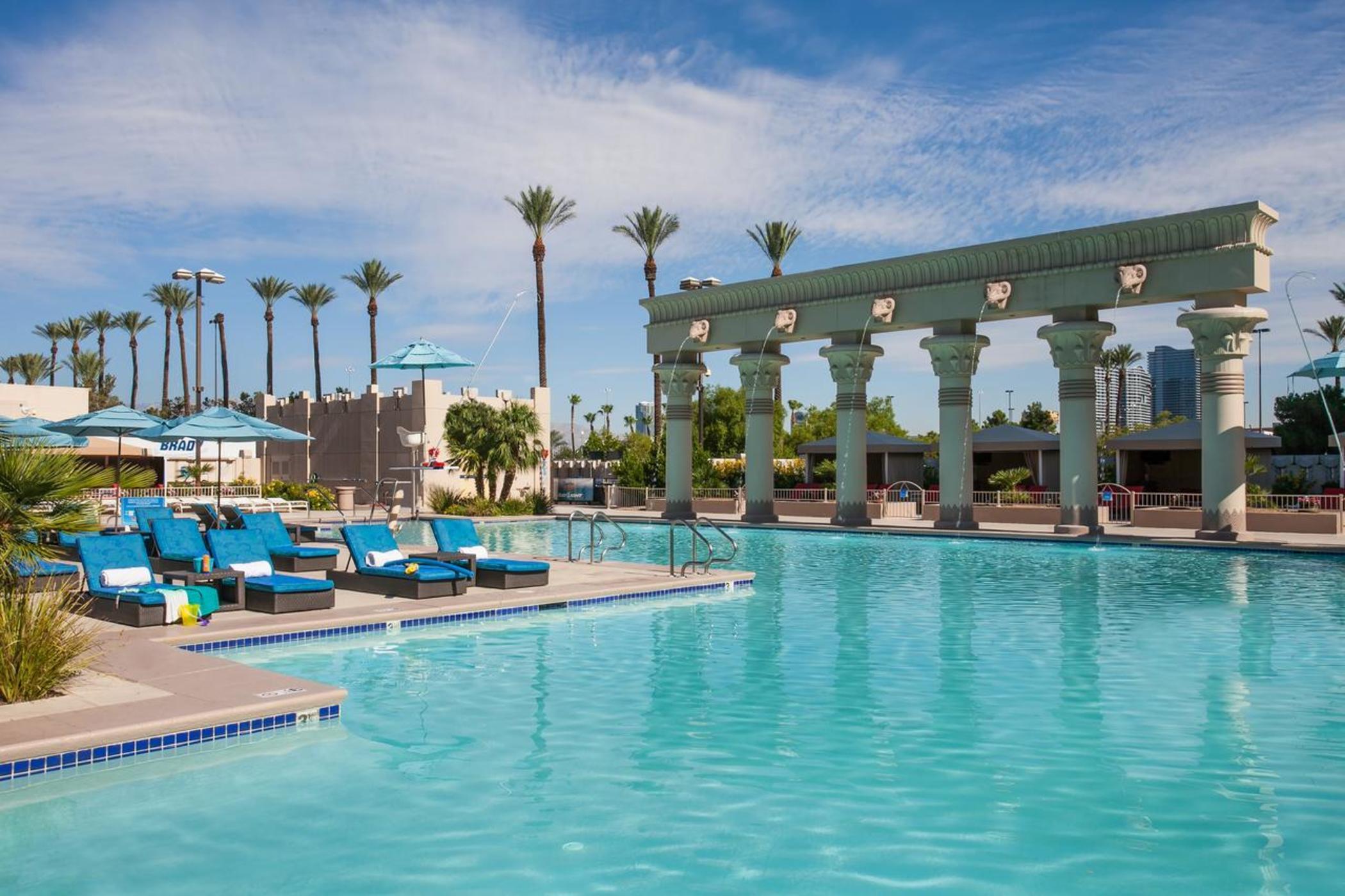 Hotel Luxor Las Vegas Esterno foto