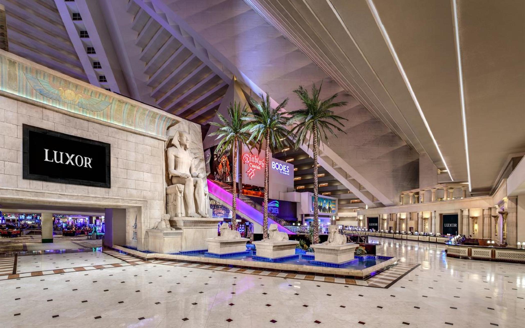 Hotel Luxor Las Vegas Esterno foto