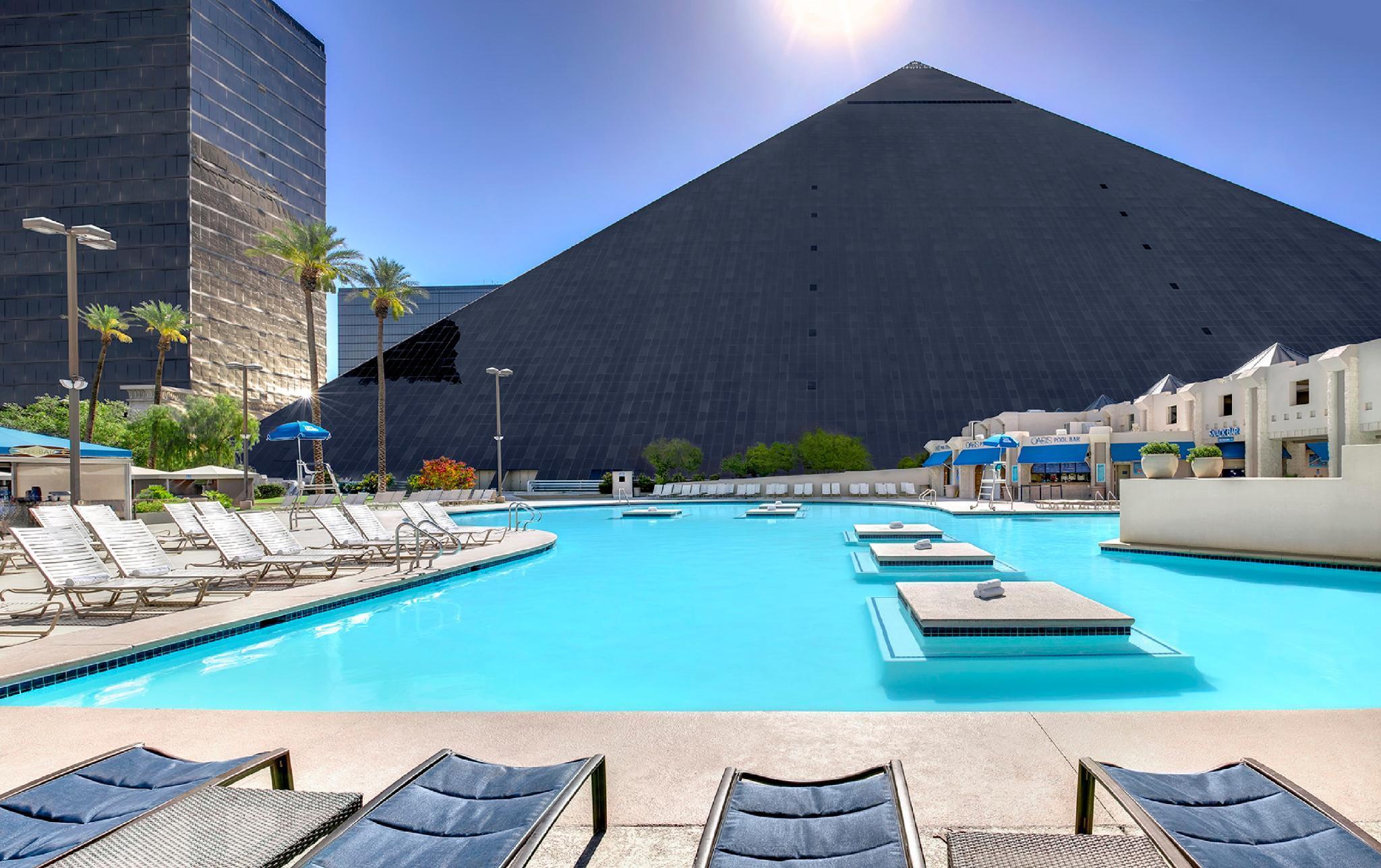 Hotel Luxor Las Vegas Esterno foto